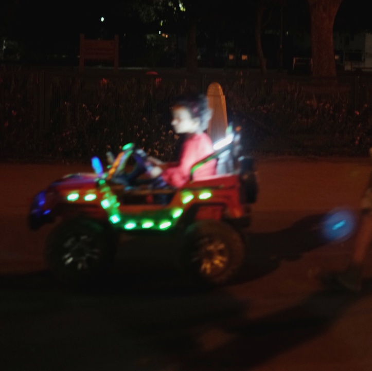 toy car ride india gate